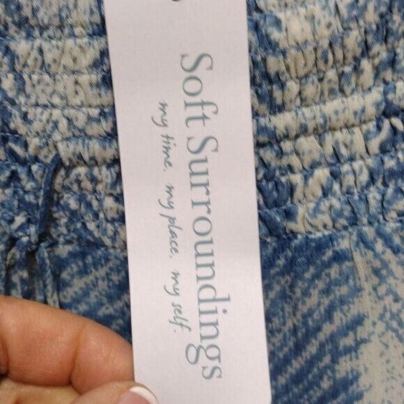 Soft surroundings skirt - Picture 3 of 5